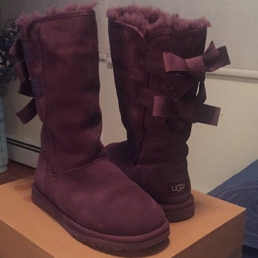 Uggs like new size 5 fits a size 6.5/7